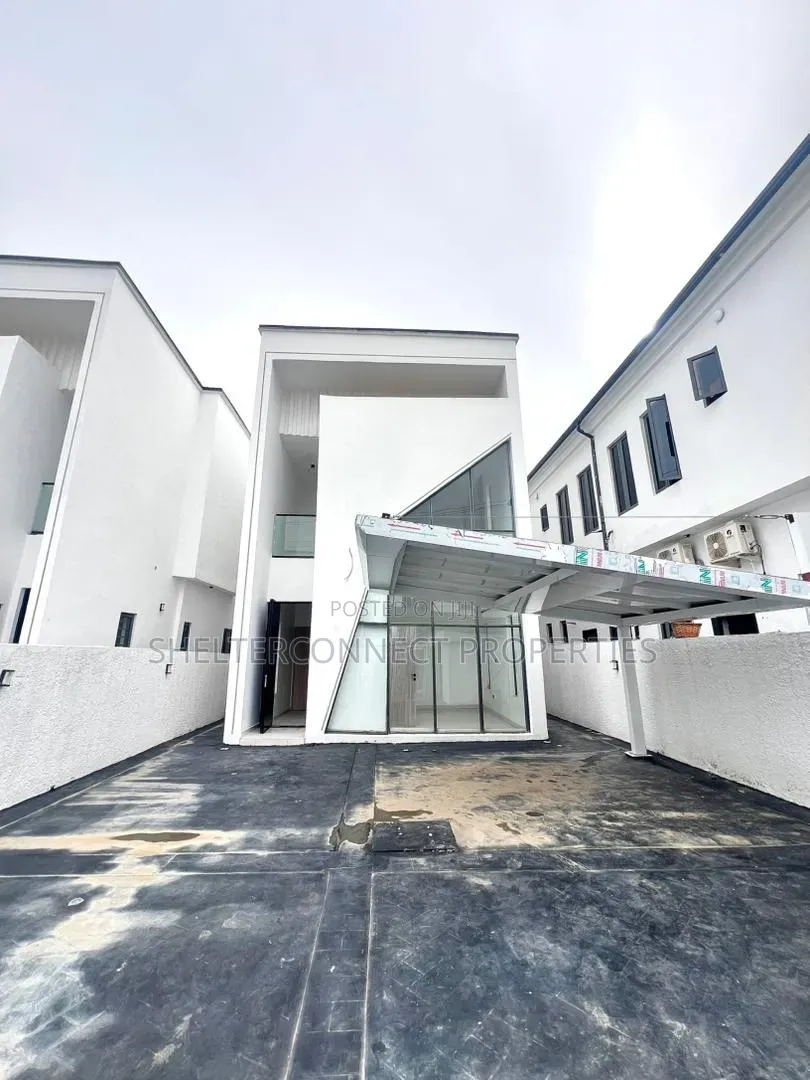 5bdrm Duplex in Lekki Expressway for sale in Lekki Expressway