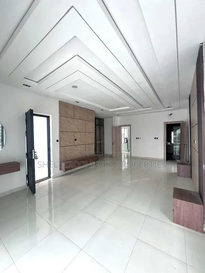 5bdrm Duplex in Lekki Expressway for sale in Lekki Expressway