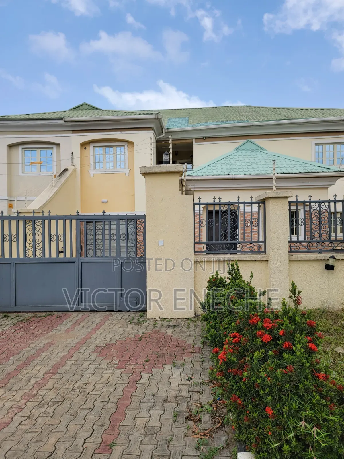 5bdrm Duplex in Charlie Boy, Life Camp for sale in Life Camp