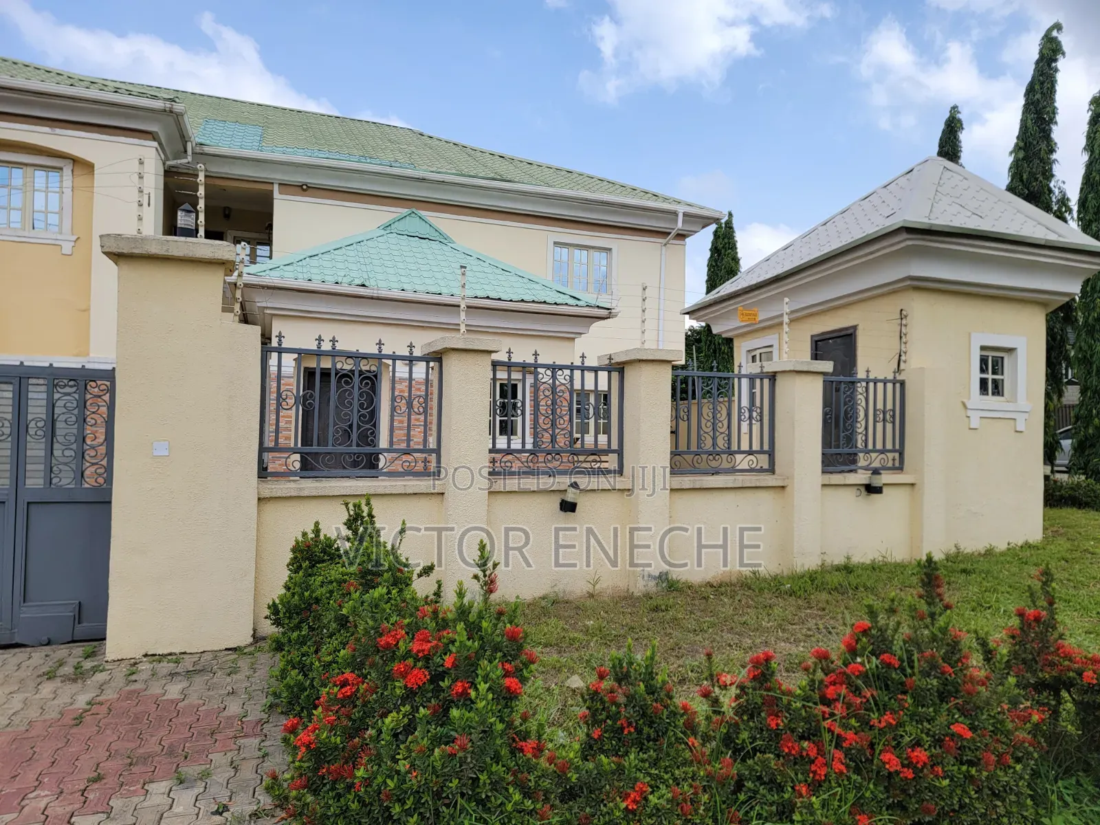 5bdrm Duplex in Charlie Boy, Life Camp for sale in Life Camp