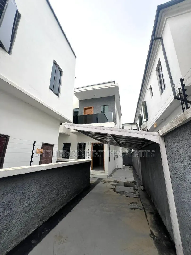 5bdrm Duplex in Lekki Expressway for sale in Lekki Expressway
