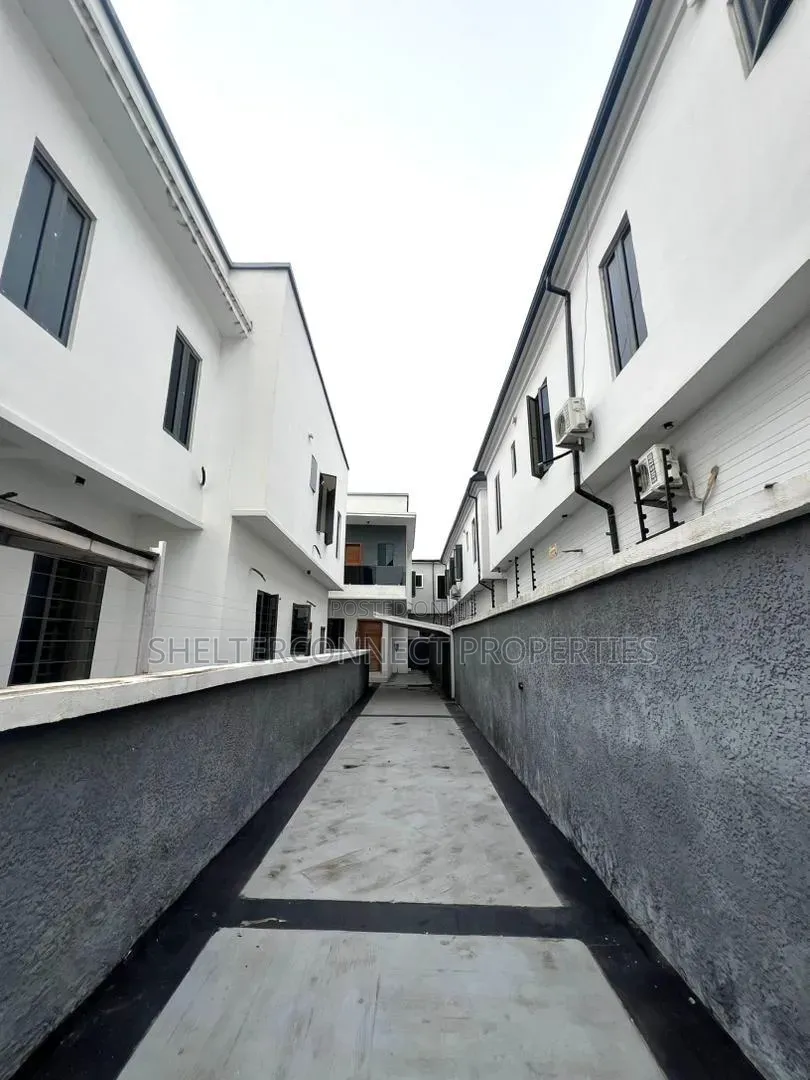 5bdrm Duplex in Lekki Expressway for sale in Lekki Expressway