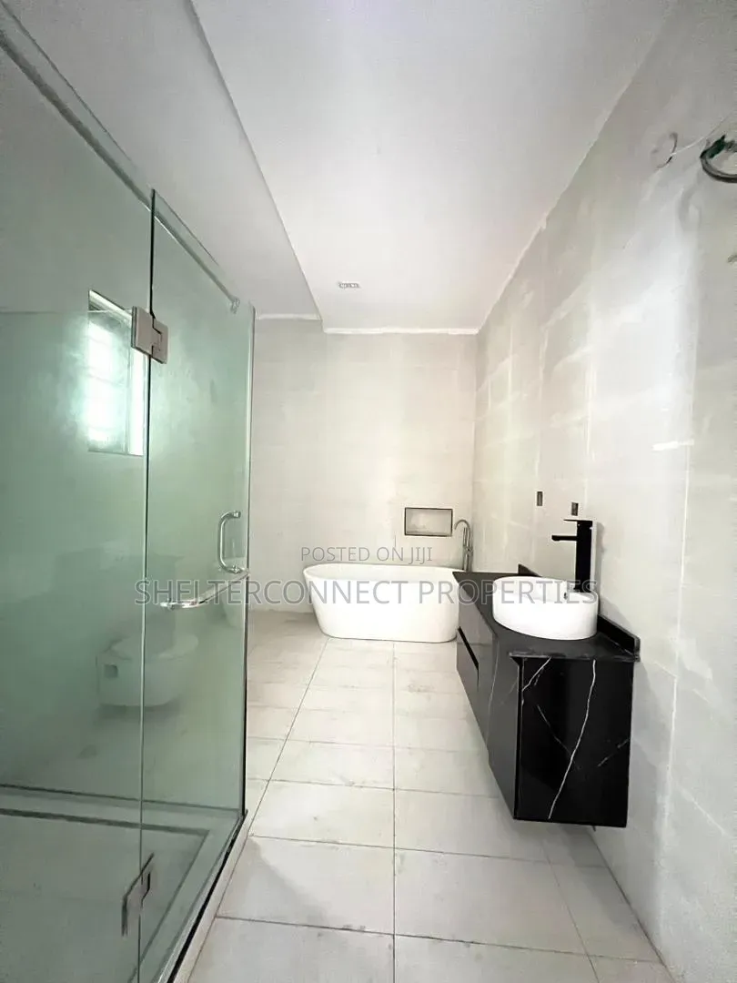 5bdrm Duplex in Lekki Expressway for sale in Lekki Expressway