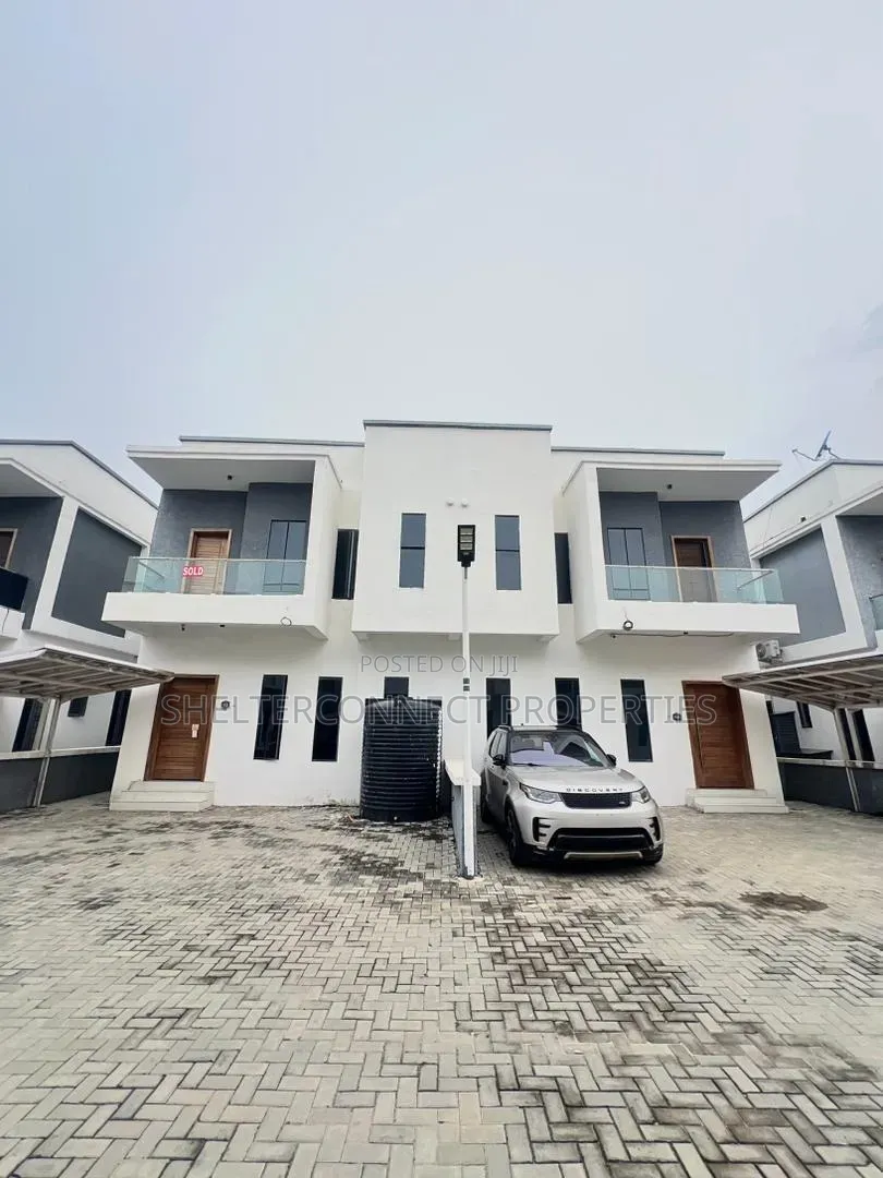 4bdrm Duplex in Lekki Expressway for sale in Lekki Expressway