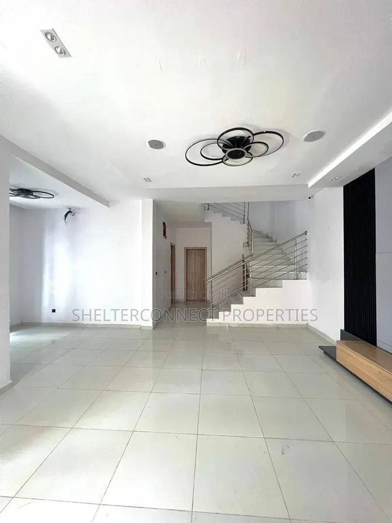 4bdrm Duplex in Lekki Expressway for sale in Lekki Expressway