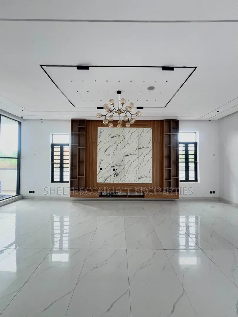 5bdrm Duplex in Lekki Expressway for sale in Lekki Expressway
