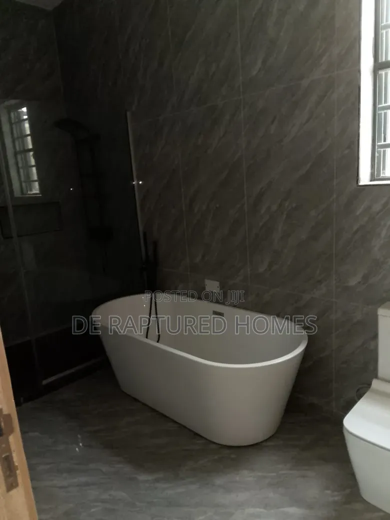 5bdrm Duplex in Ologolo for sale in Ologolo
