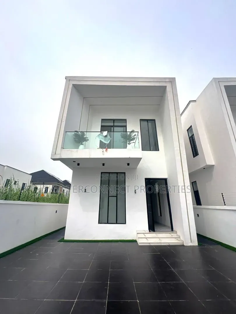 4bdrm Duplex in Ikota for sale in Ikota