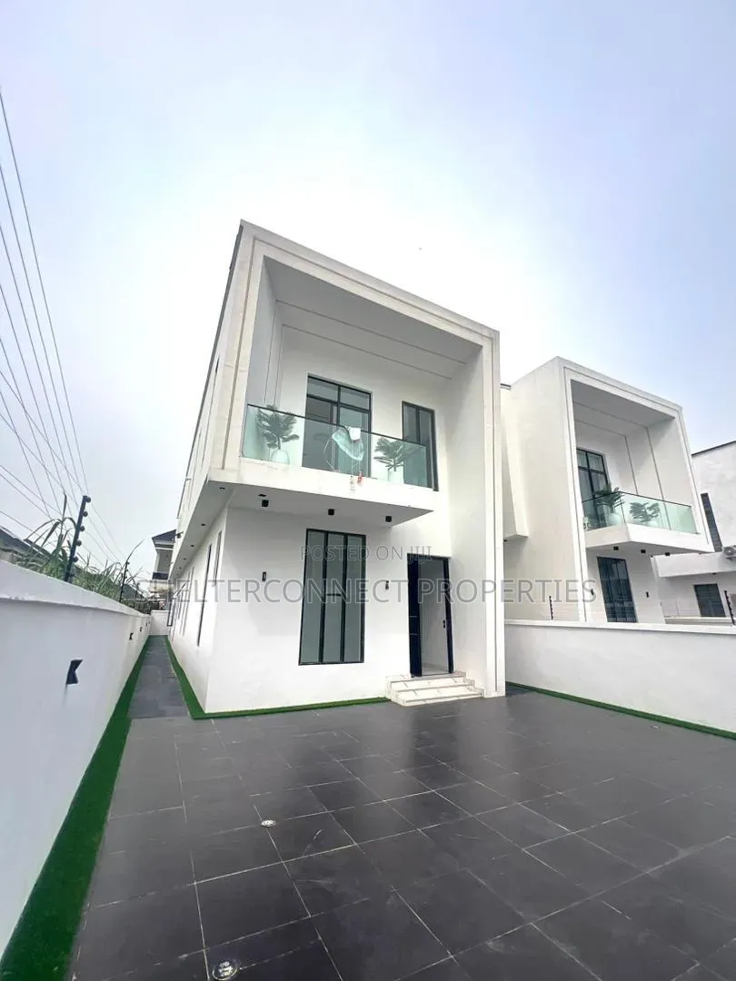 4bdrm Duplex in Ikota for sale in Ikota