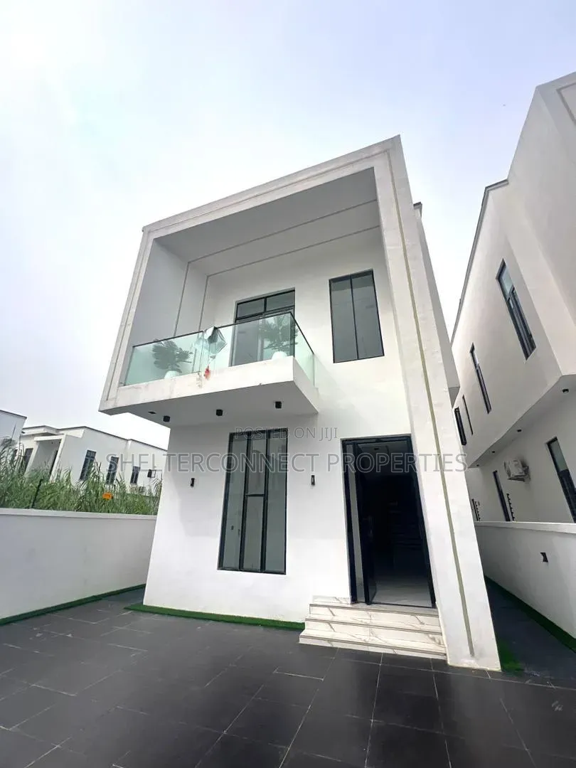 4bdrm Duplex in Ikota for sale in Ikota