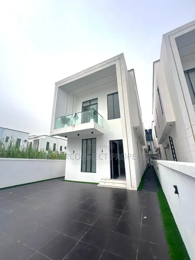 4bdrm Duplex in Ikota for sale in Ikota