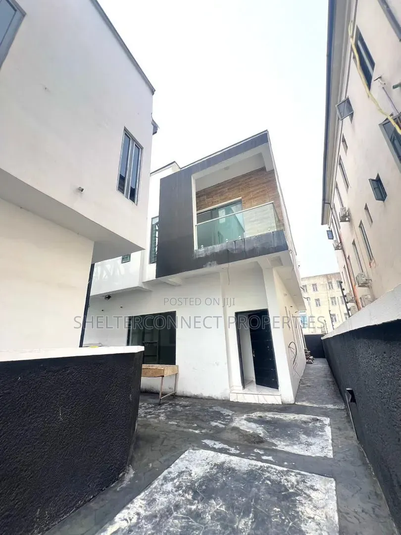 4bdrm Duplex in Lekki Expressway for sale in Lekki Expressway