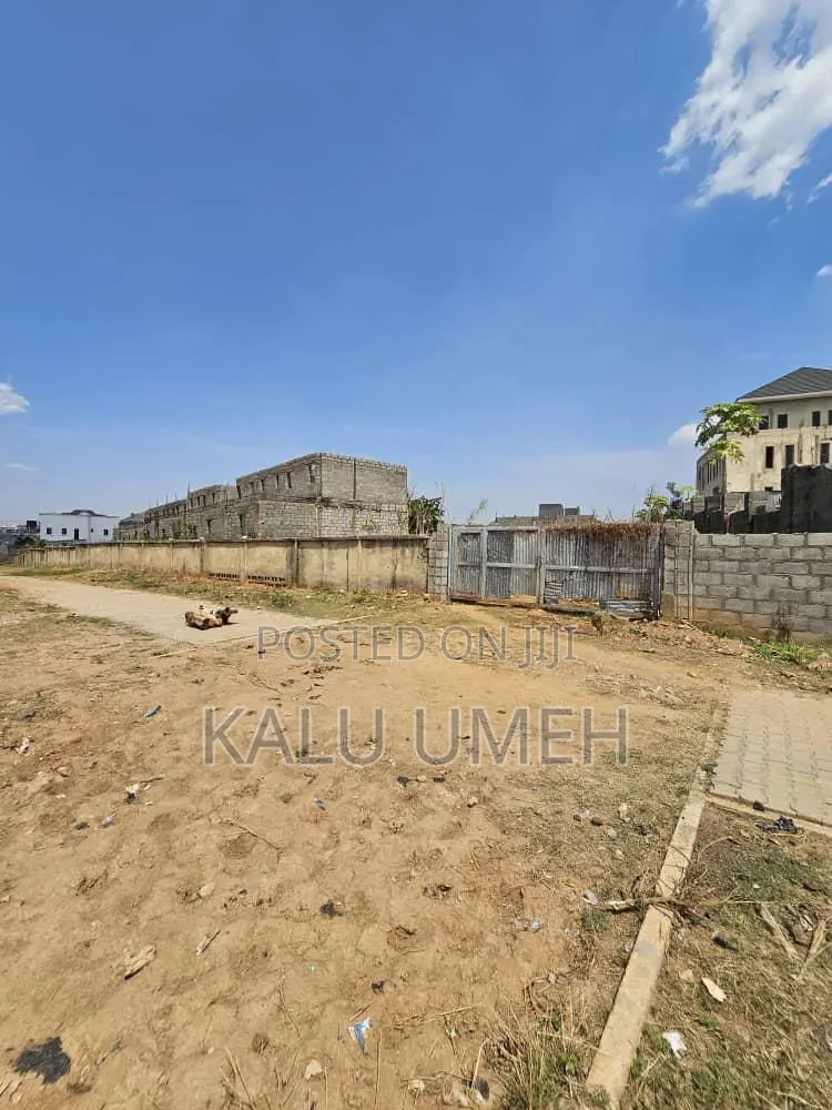 3 Bedroom Semi Detached in Apo Resettlement