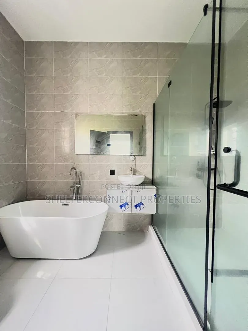 5bdrm Duplex in Lekki Expressway for sale in Lekki Expressway