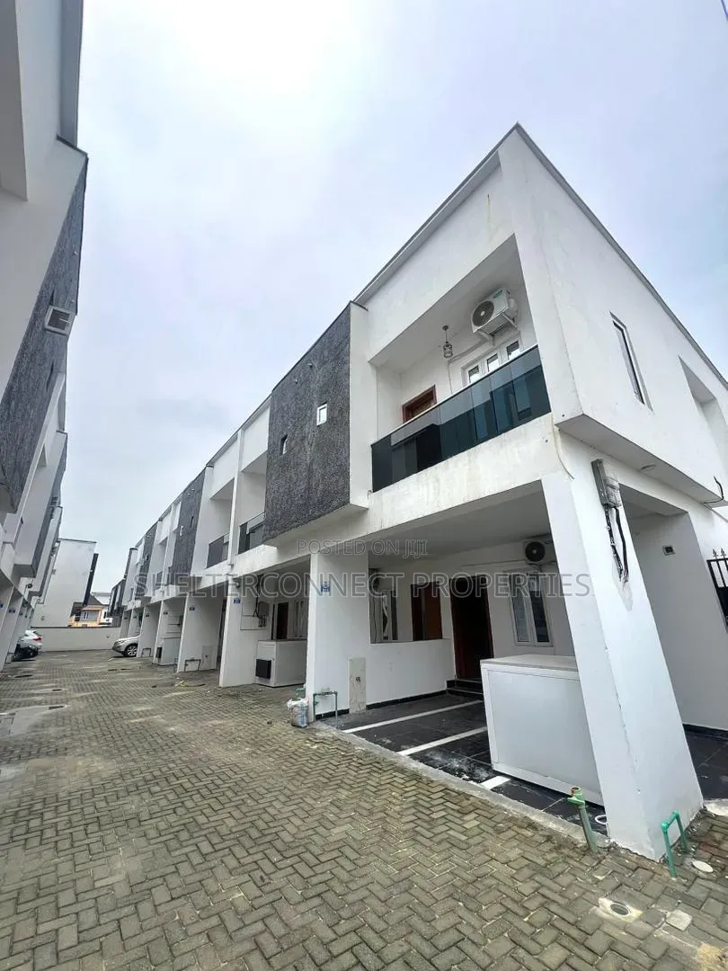 3bdrm Duplex in Abraham Adesanya Estate for sale in Abraham Adesanya Estate