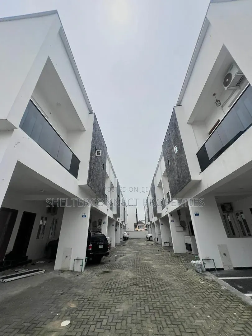 3bdrm Duplex in Abraham Adesanya Estate for sale in Abraham Adesanya Estate