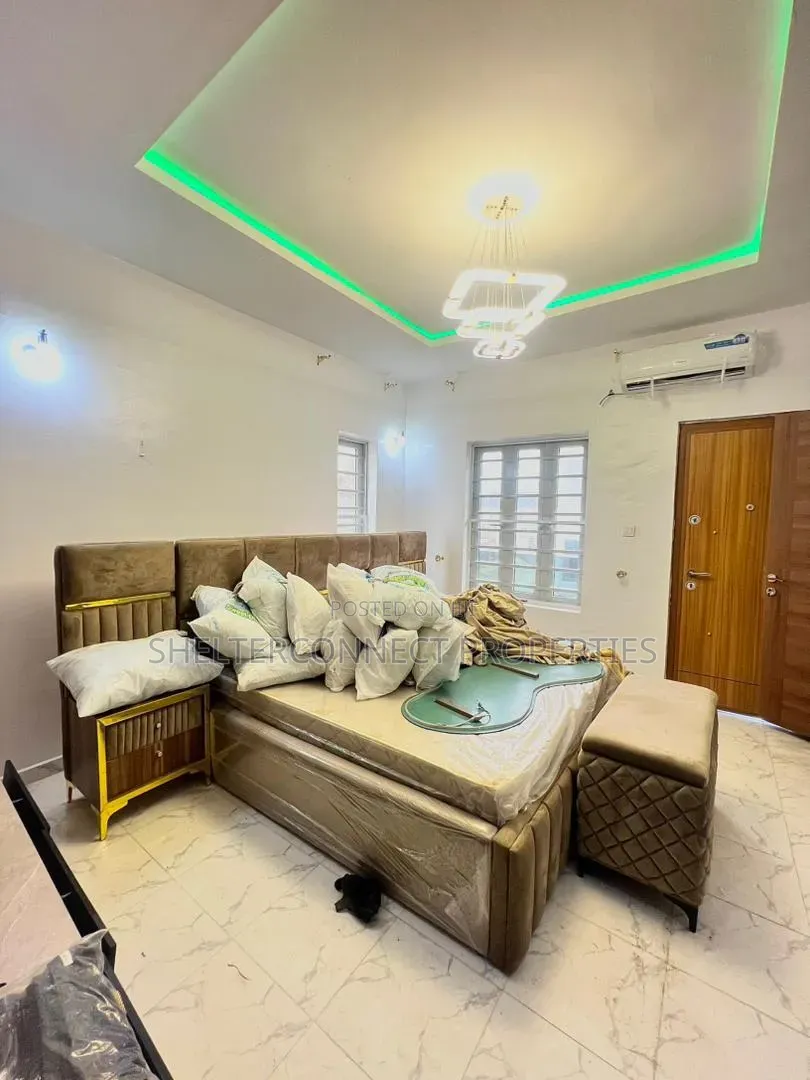 3bdrm Duplex in Abraham Adesanya Estate for sale in Abraham Adesanya Estate