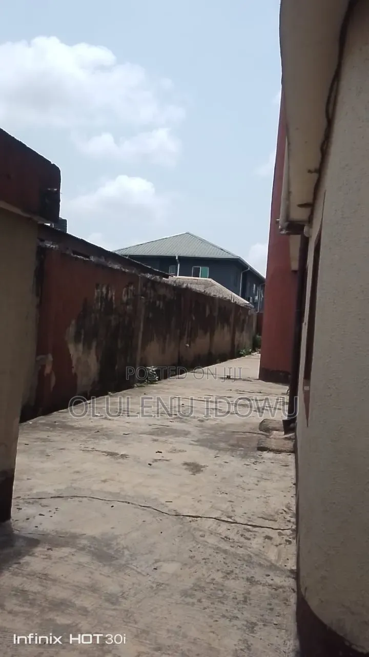 Furnished 3bdrm Block of Flats in Ejigbo / Ejigbo for sale in Ejigbo / Ejigbo