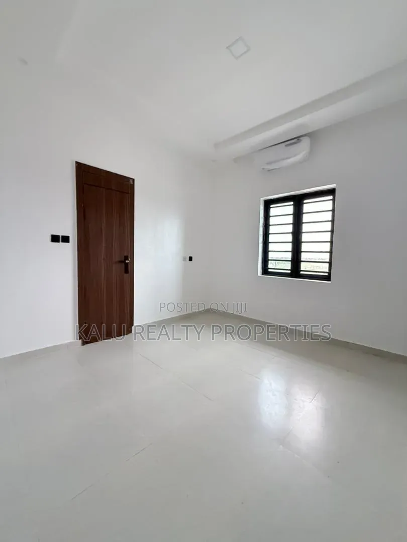 2bdrm Apartment in Lekki for rent in Lekki Phase 2