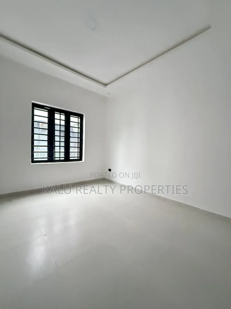 2bdrm Apartment in Lekki for rent in Lekki Phase 2