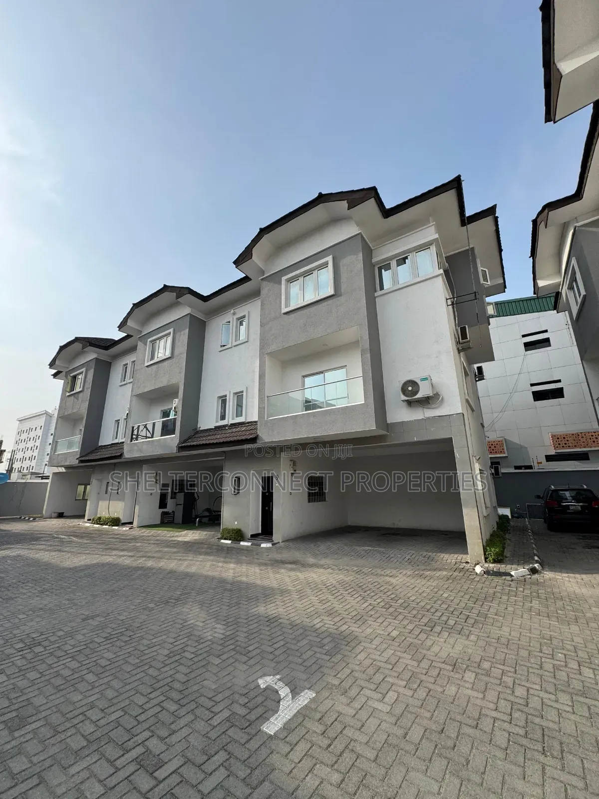 3bdrm Duplex in Lekki Phase 1 for sale in Lekki Phase 1