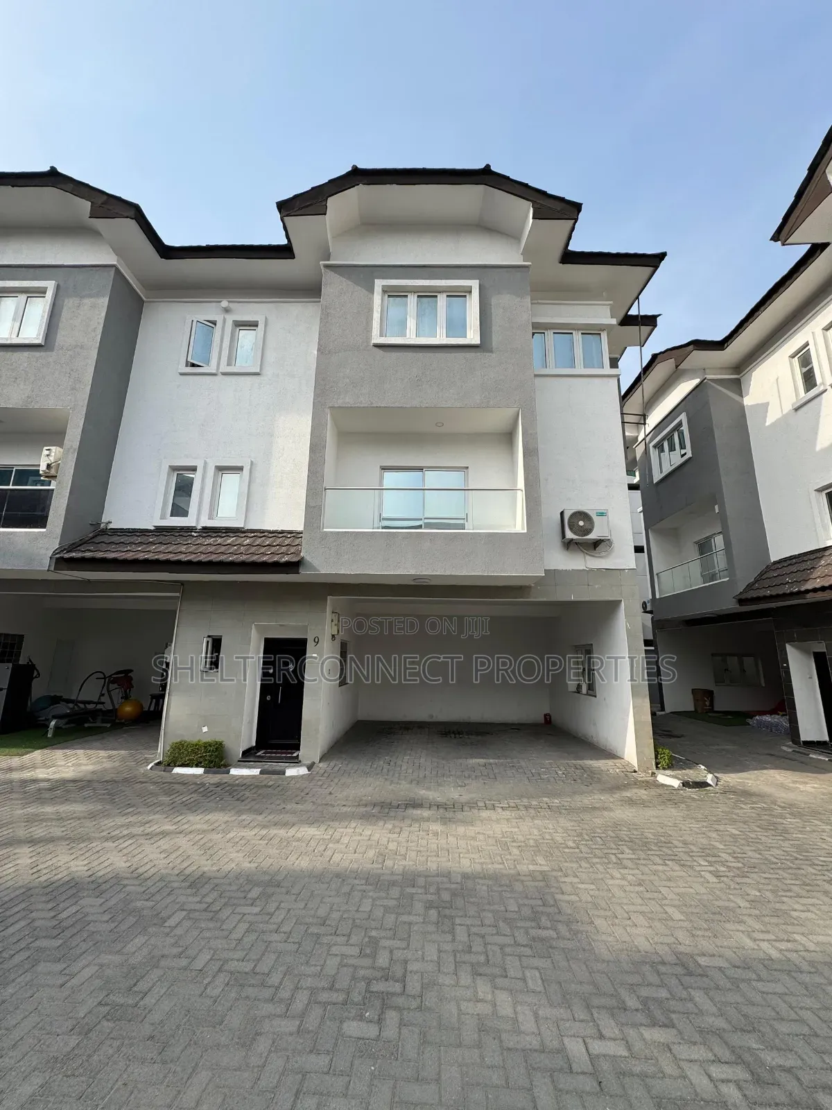 3bdrm Duplex in Lekki Phase 1 for sale in Lekki Phase 1