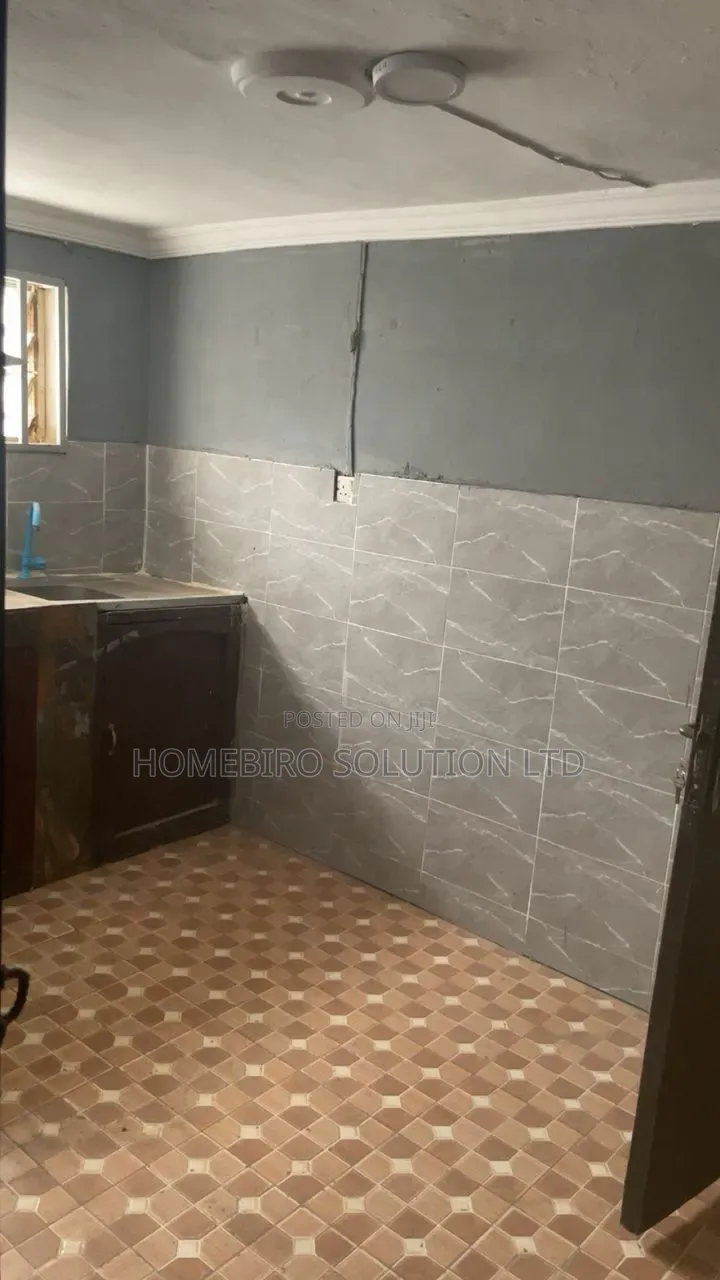 3bdrm Block of Flats in Ajeigbe, Rind Road for rent in Rind Road
