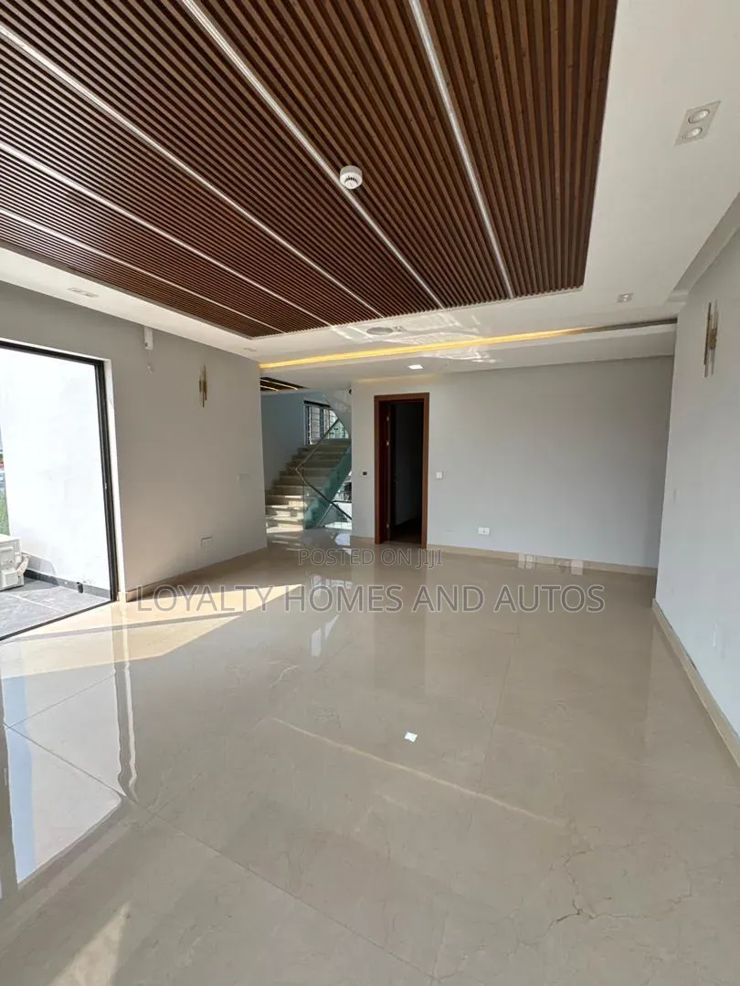 6bdrm Duplex in Banana Island for sale in Banana Island