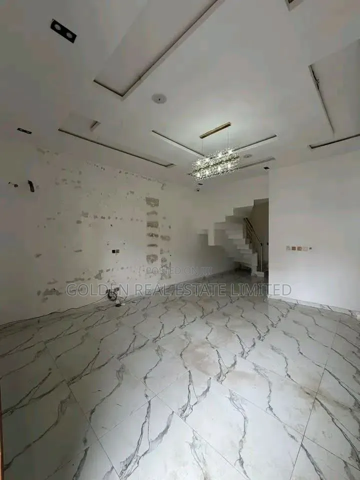 4bdrm Duplex in Lekki Expressway for sale in Lekki Expressway