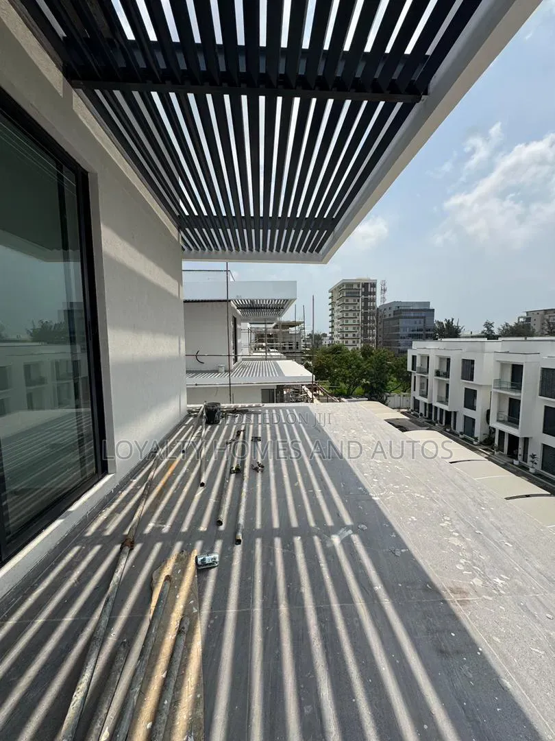 5bdrm Duplex in Banana Island for sale in Banana Island