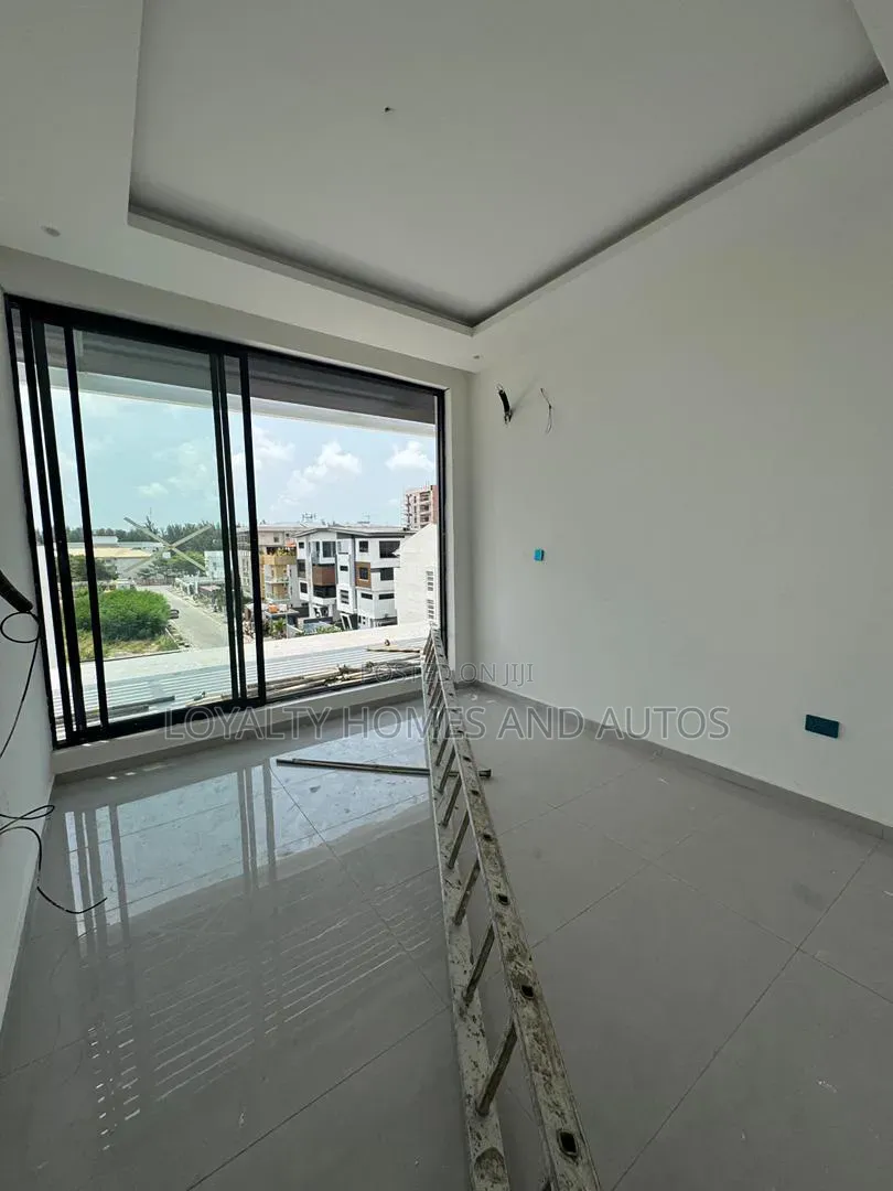5bdrm Duplex in Banana Island for sale in Banana Island