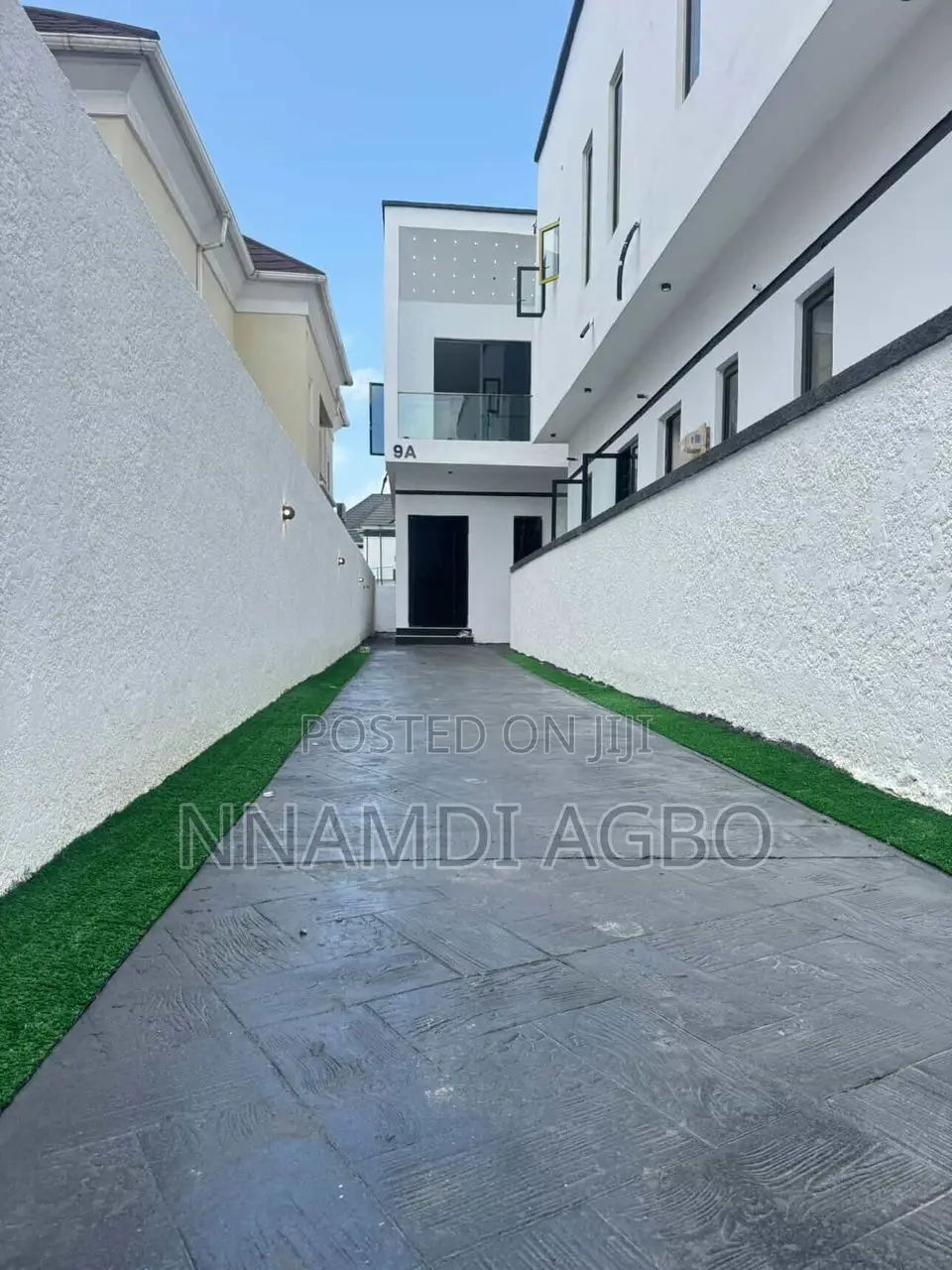 5bdrm Duplex in Chevron for rent in Chevron