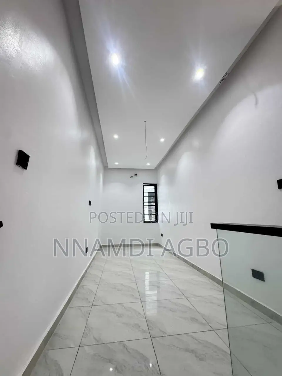 5bdrm Duplex in Chevron for rent in Chevron