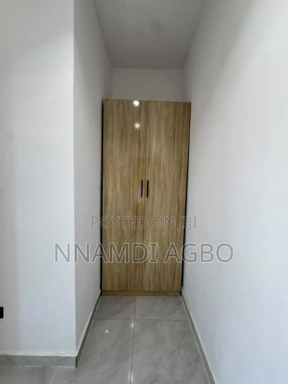 5bdrm Duplex in Chevron for rent in Chevron