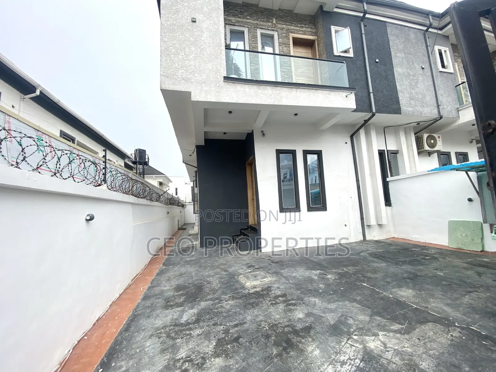 4bdrm Duplex in Ikota Villa/Gra for sale in Ikota