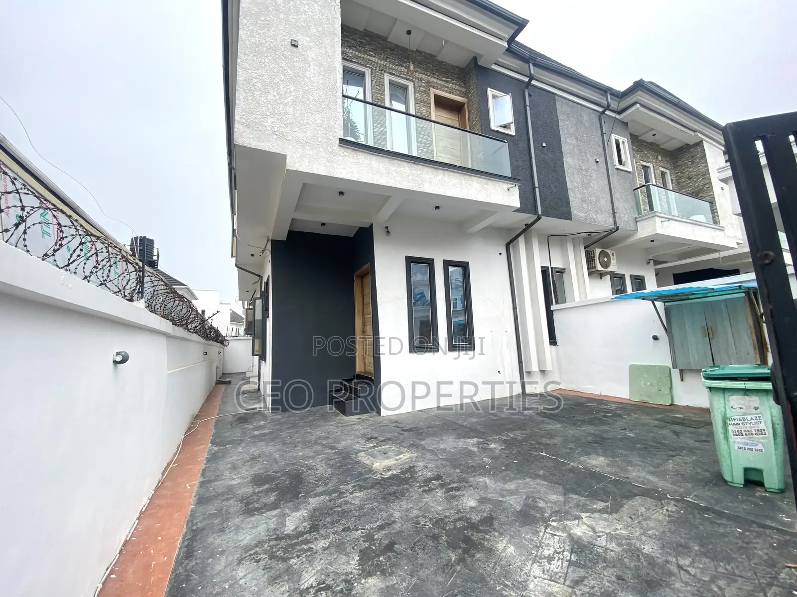 4bdrm Duplex in Ikota Villa/Gra for sale in Ikota