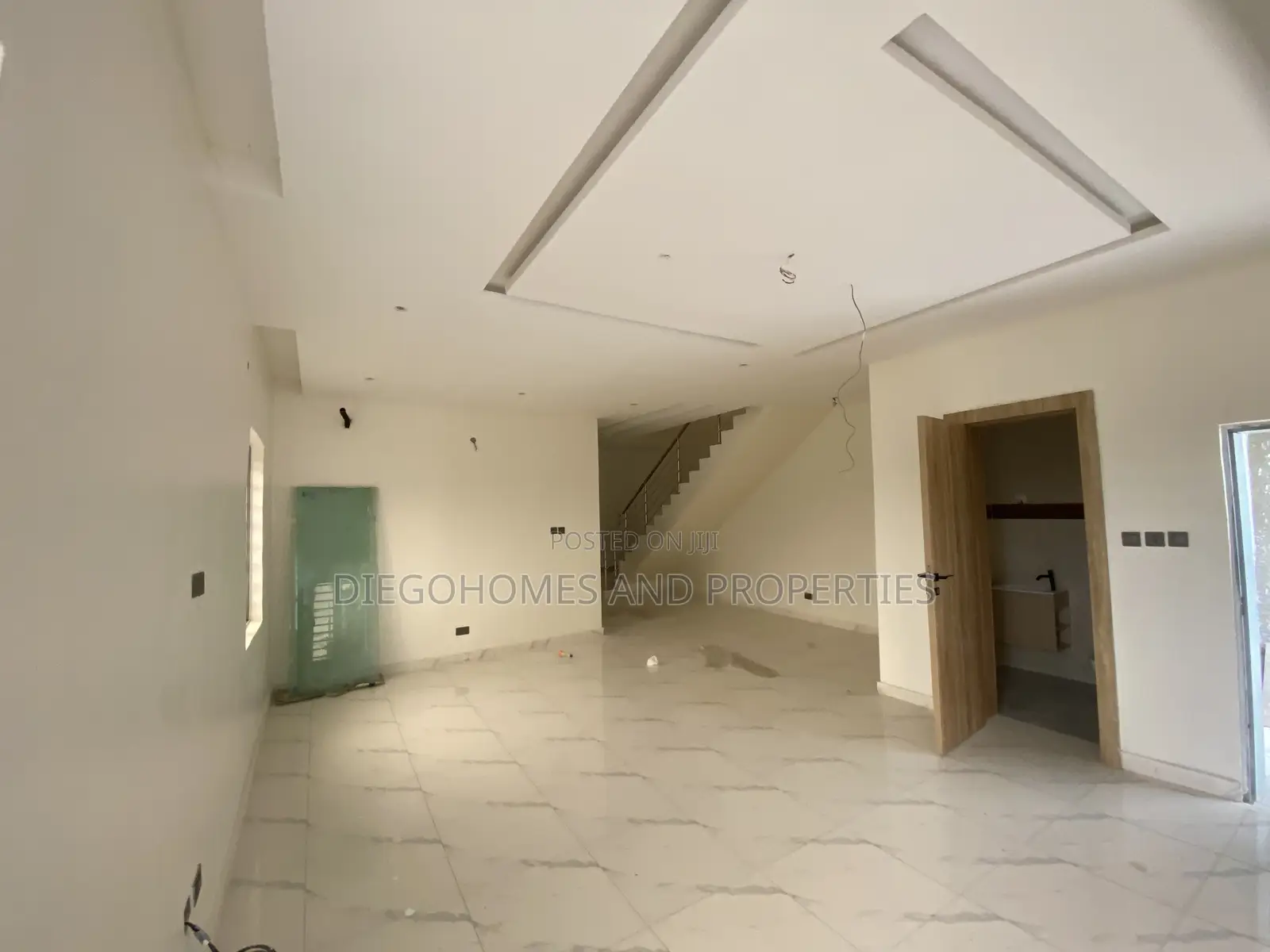 4bdrm Duplex in Ogombo for sale in Ogombo