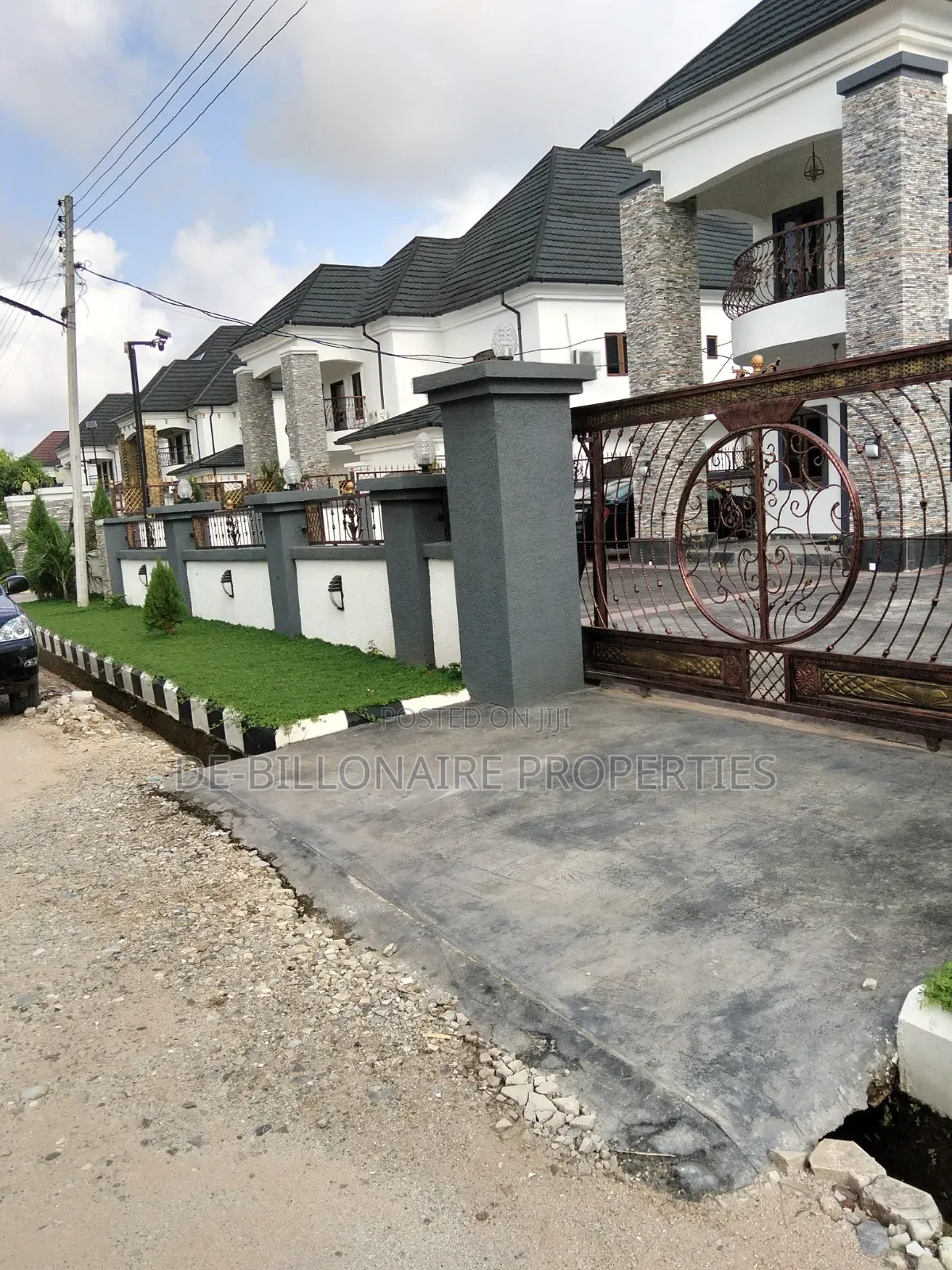 5bdrm Duplex in New Owerri for sale in Owerri