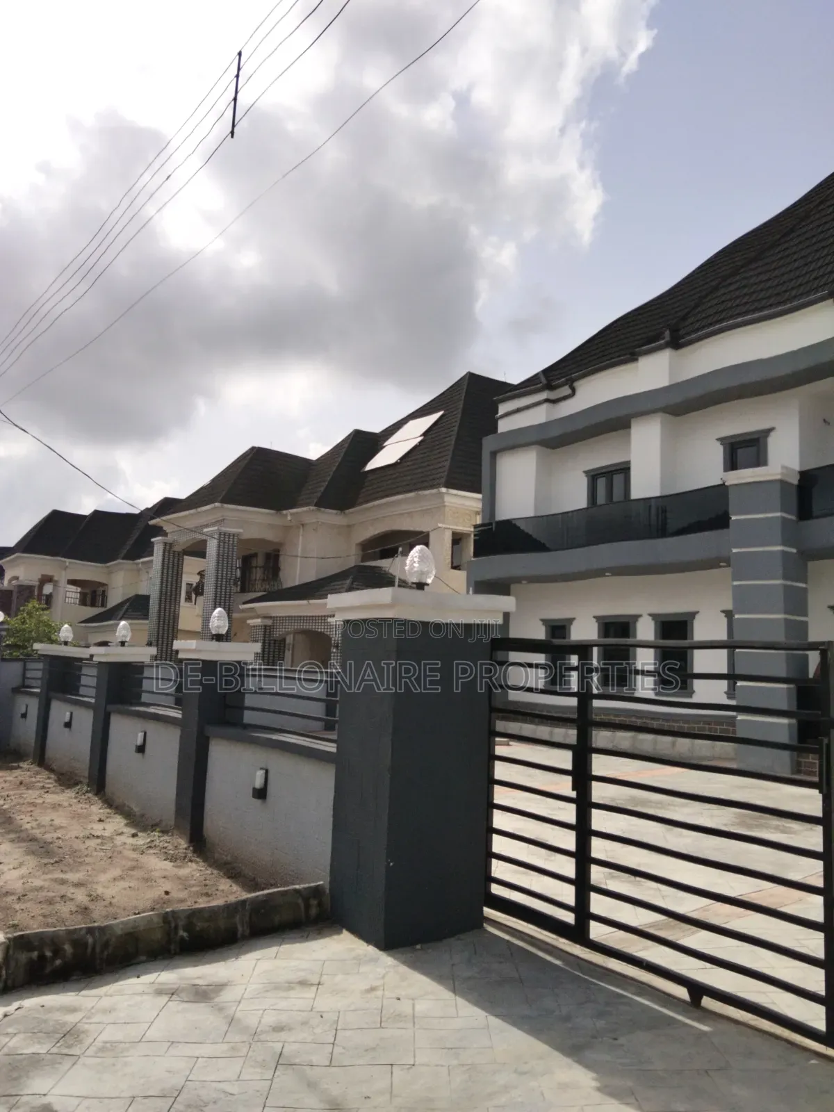 5bdrm Duplex in New Owerri for sale in Owerri