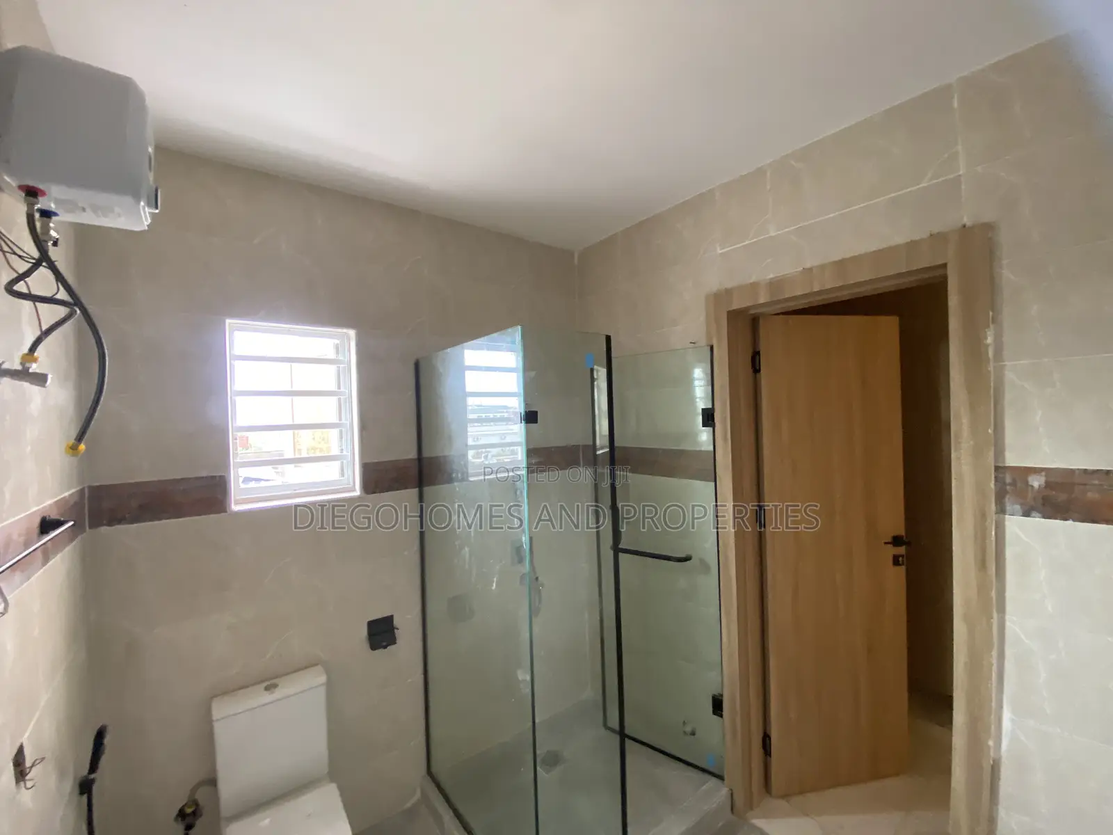 4bdrm Duplex in Ogombo for sale in Ogombo