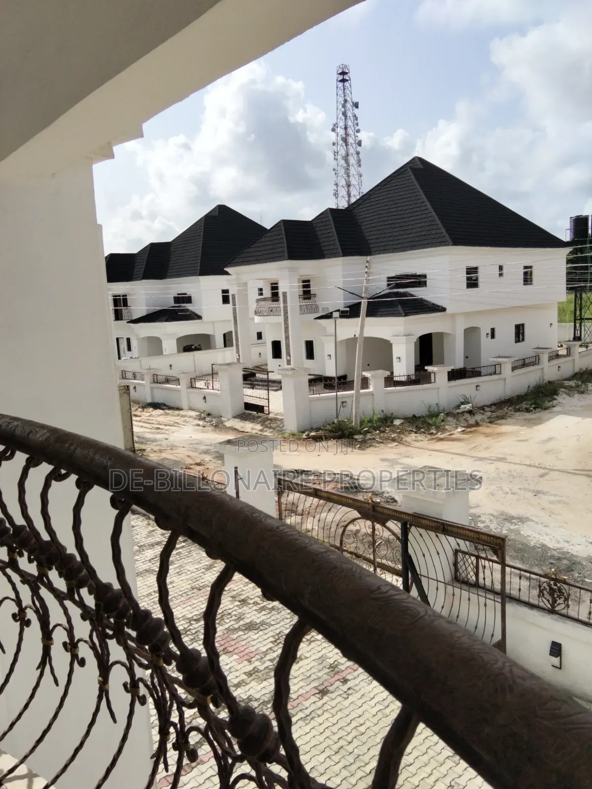5bdrm Duplex in New Owerri Inside A for sale in Owerri