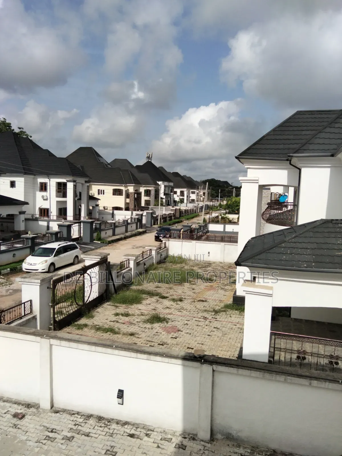 5bdrm Duplex in New Owerri Inside A for sale in Owerri