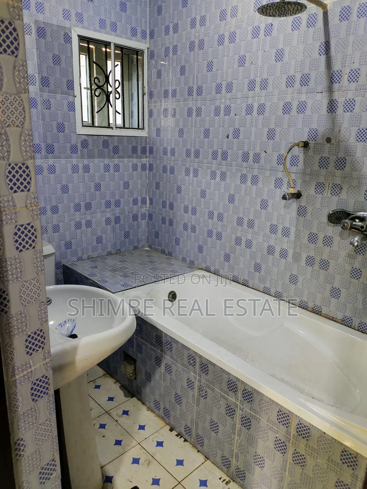 3bdrm Block of Flats in Akwa Ima Estate, Uyo for rent in Uyo