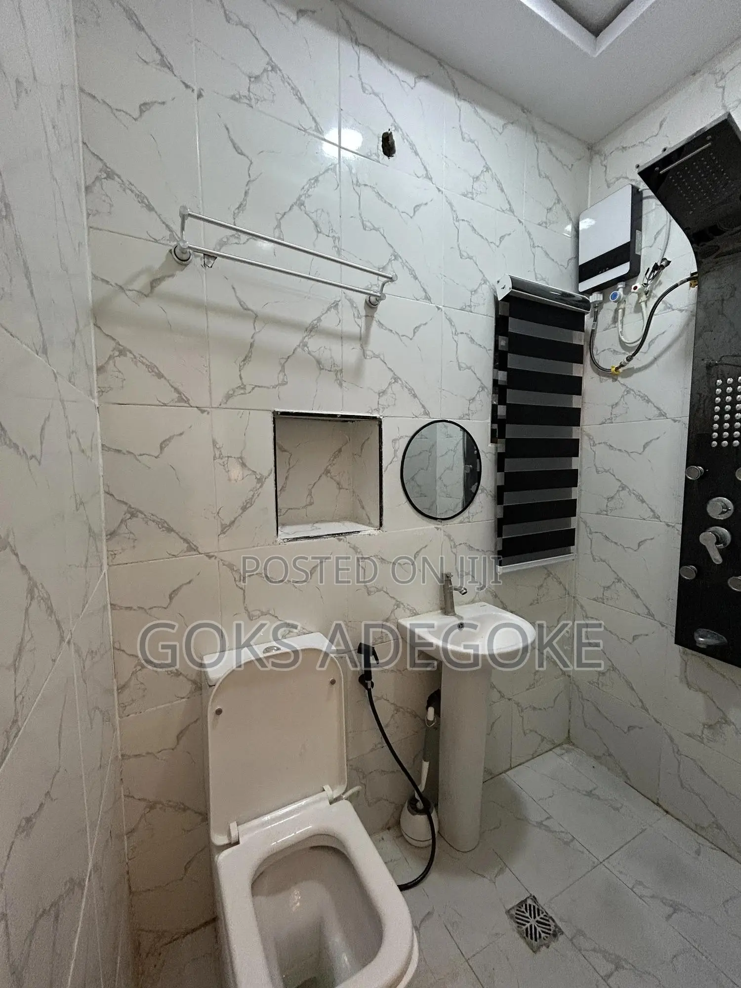 A Studio Apartment in Shomolu / Shomolu