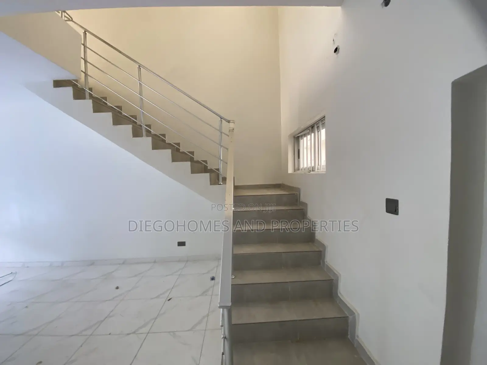 3bdrm Duplex in Ogombo for sale in Ogombo