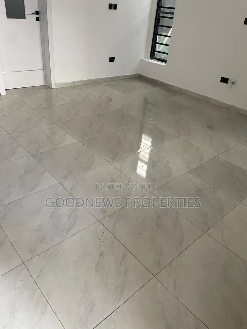 4bdrm Duplex in Ikota for rent in Ikota