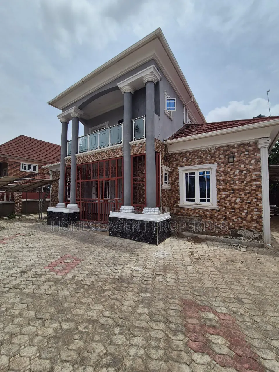 4bdrm Duplex in River Park, FHA for rent in FHA