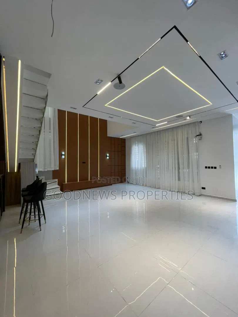 5bdrm Duplex in Chevron Toll Gate for sale in Chevron