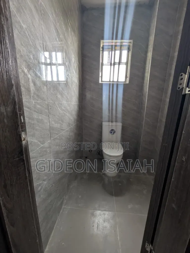 1bdrm Block of Flats in Uruan Street, Uyo for rent in Uyo