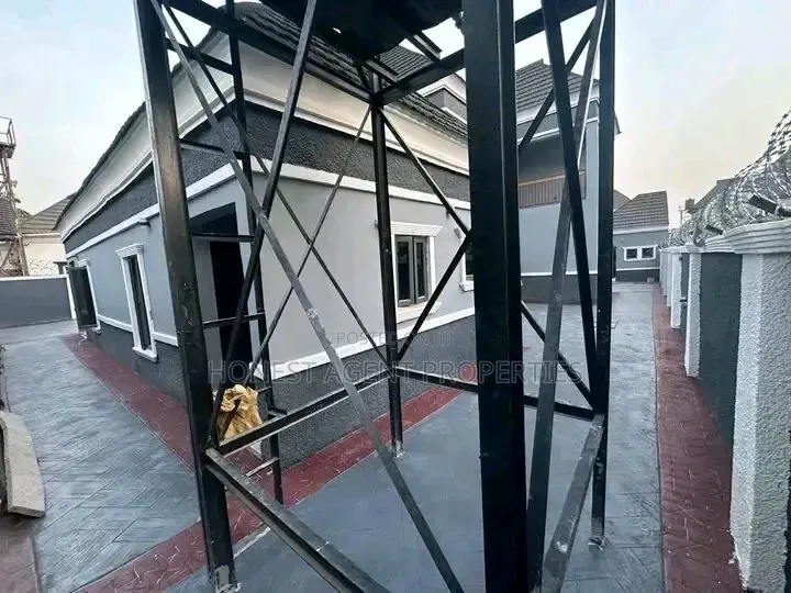 4bdrm Duplex in Apo Resettlement for sale in Apo Resettlement